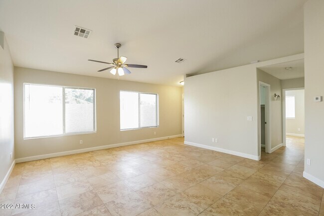 Foto del edificio - 438 N 96th St