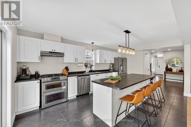 Building Photo - 340 Wild Rose Dr
