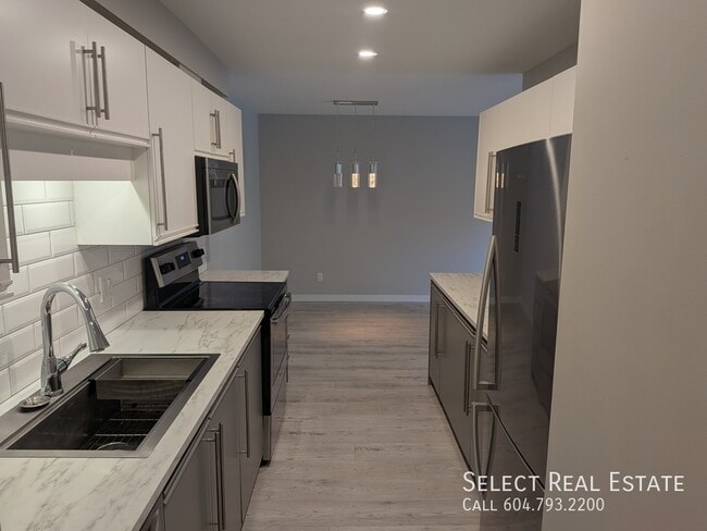 Building Photo - 7694 Evans Rd