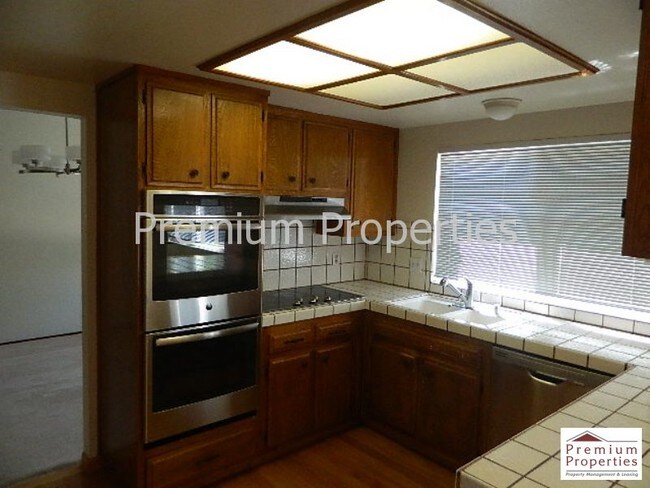 Building Photo - 4330 Rosina Ct