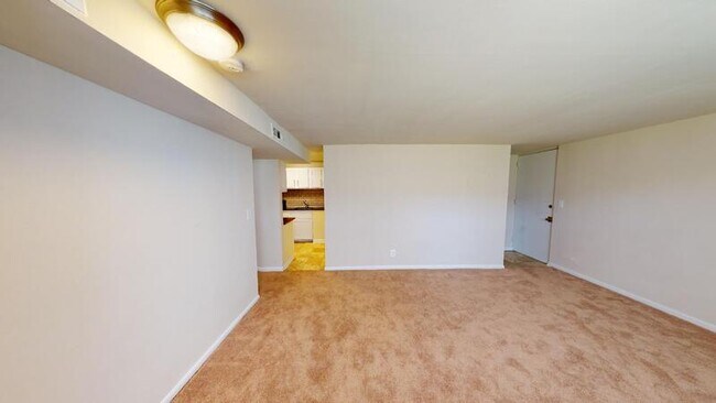 Building Photo - 6008 Amberwood Rd