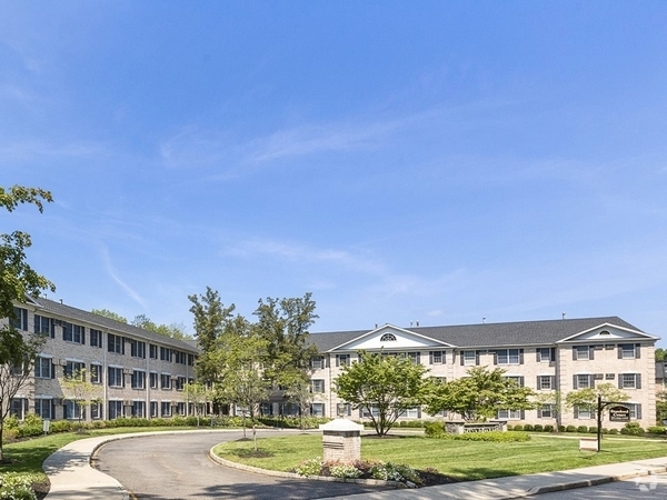 Building Photo - Stanford Court Apartments