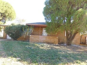 Building Photo - 2207 NW 22nd St