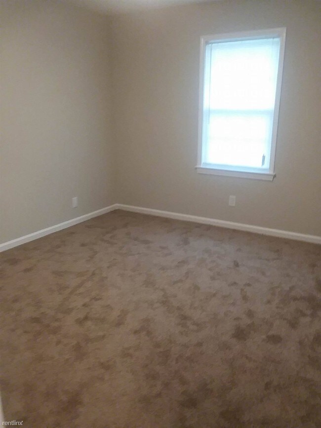 Building Photo - 716 Starling Way