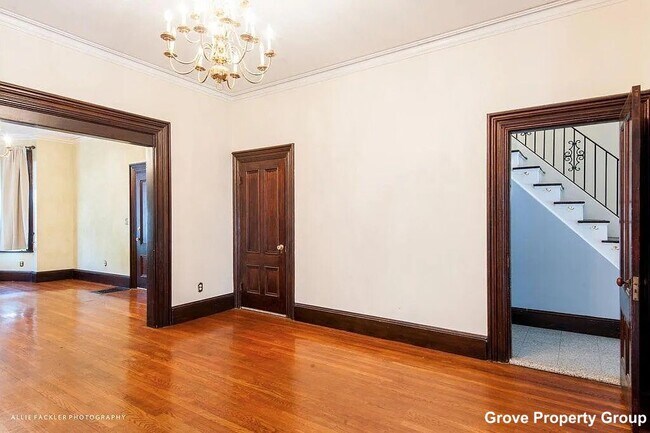 Foto del edificio - 527 E 4th St