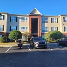 Building Photo - 2808 Bloomfield Ln