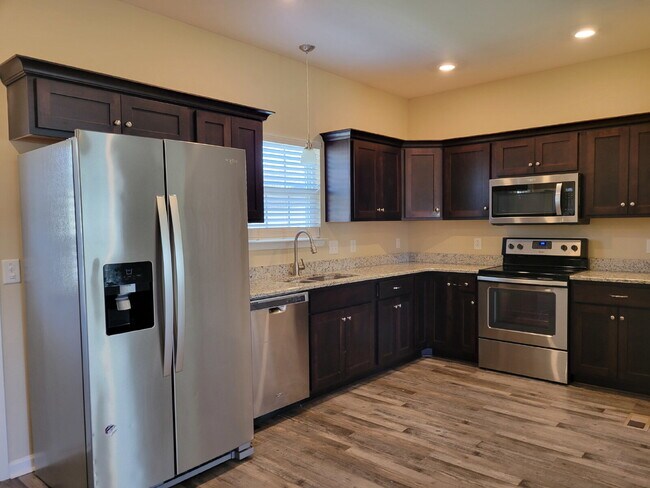 Foto del edificio - 2 Bed, 2 Bath Apartment with 9-Foot Ceilings in White House