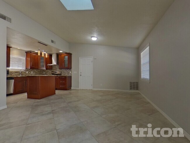 Foto del edificio - 2440 Princeton Rd