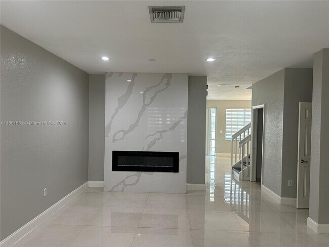 Foto del edificio - 18716 SW 27th Ct