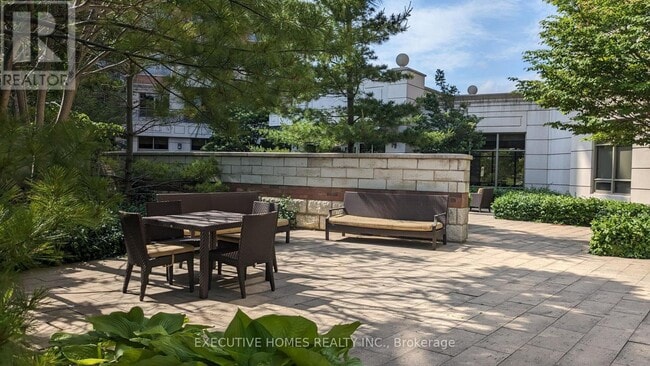 Building Photo - 2379 Central Park Dr