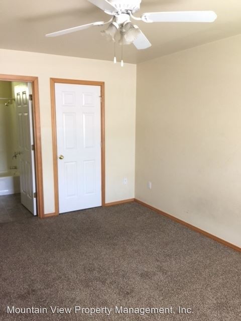Building Photo - 1413 NE Lucinda Ct