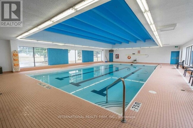 Building Photo - 350-1350 Seneca Hill Dr