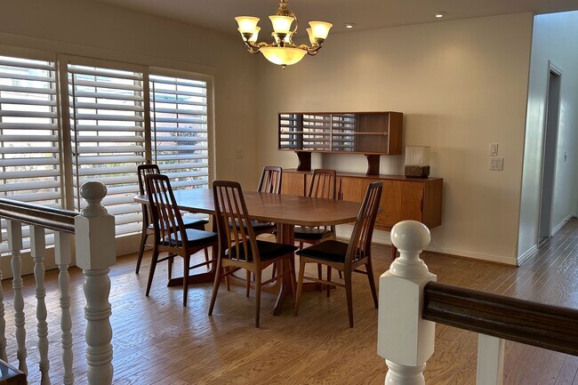 Dining - set up for Formal or everyday - 29 Bridgeport