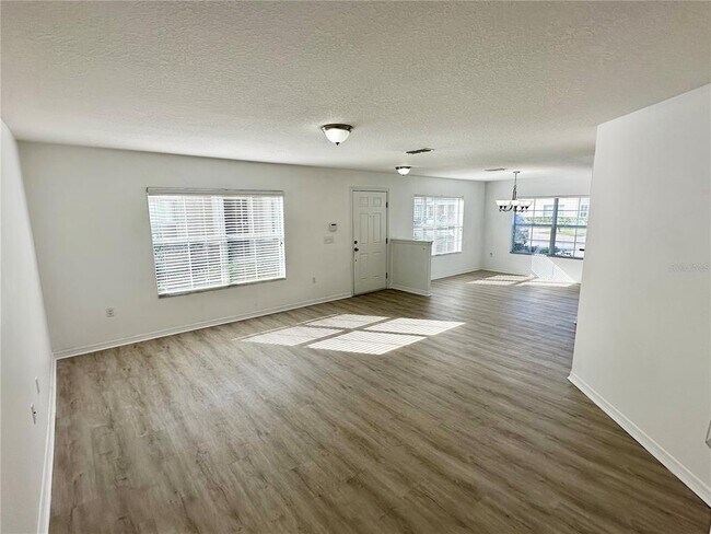 Building Photo - 233 Carina Cir