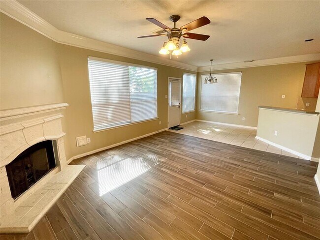Building Photo - 3651 Royal Royce Dr