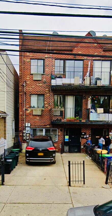 Primary Photo - 10458 39th Ave