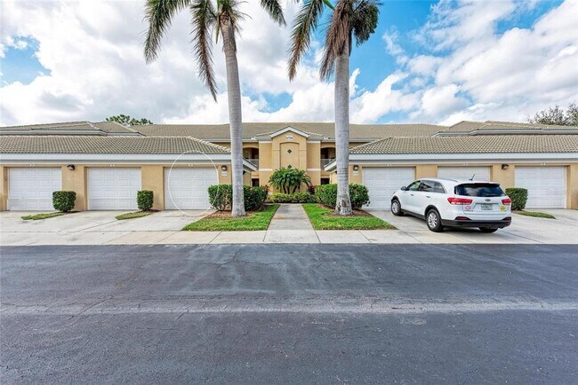 Building Photo - 6326 Grand Oak Cir