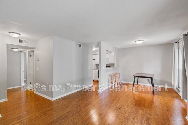 Foto del edificio - 207 Summit Ridge Dr