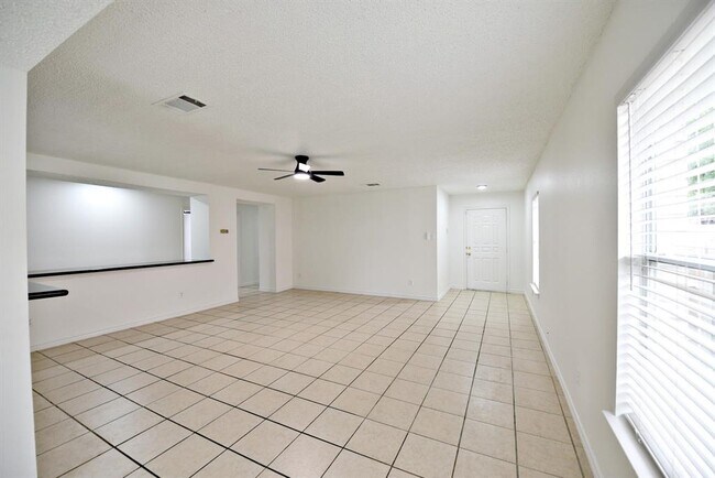 Building Photo - 1207 Birdie Cove
