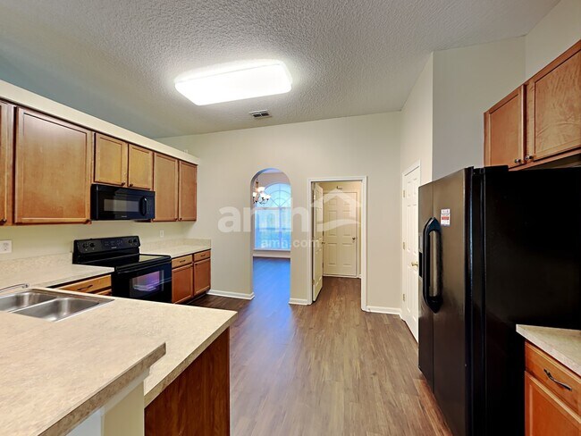 Foto del edificio - 2747 Royal Pointe Dr