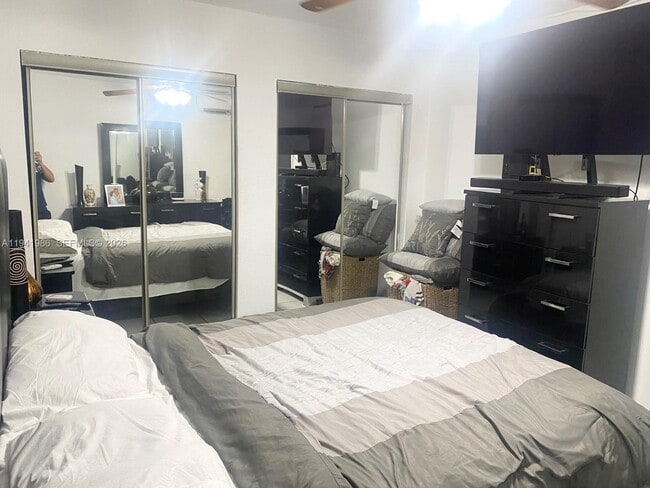 Foto del edificio - 4872 SW 140th Ave