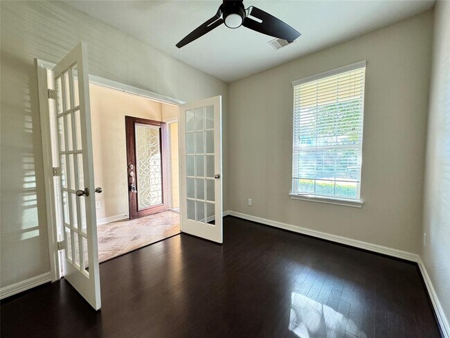 Building Photo - 9984 Stone Creek Ln
