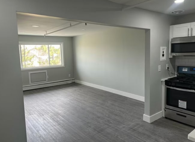 Building Photo - 544 Beachway Ave