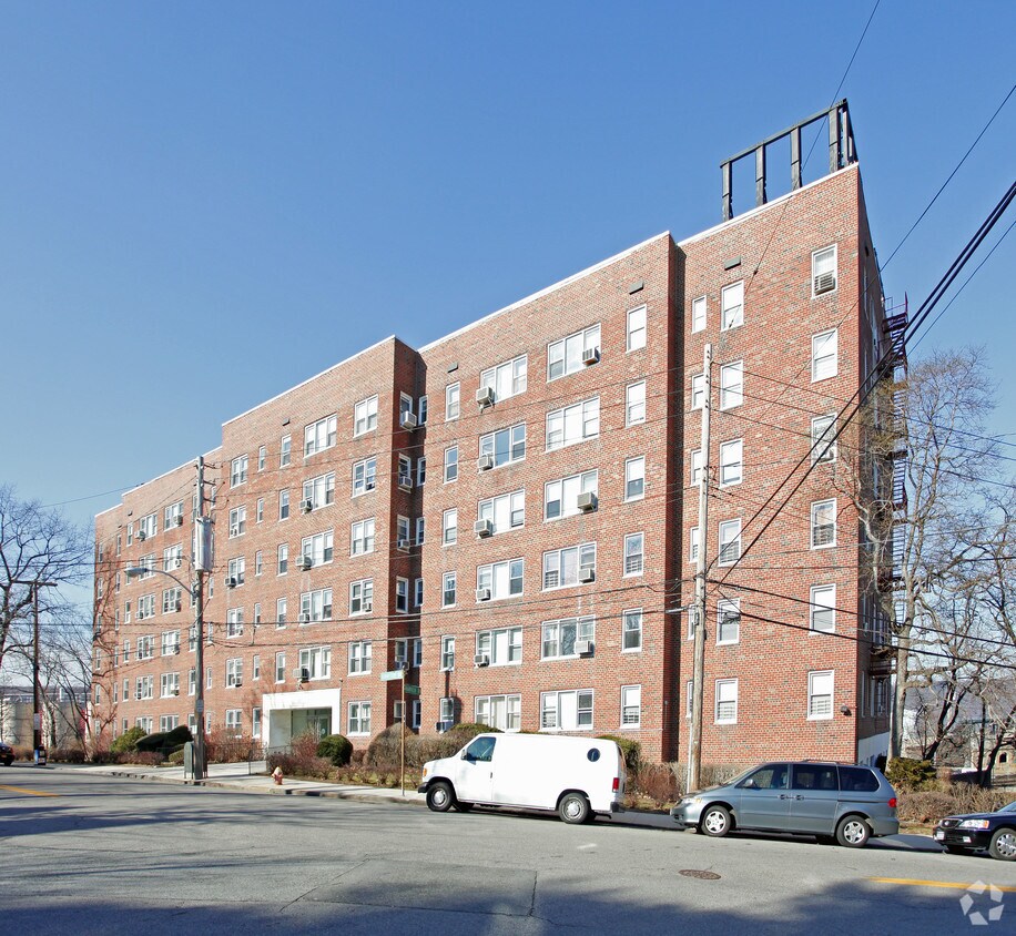 The Wincrest Apartments in Yonkers, NY