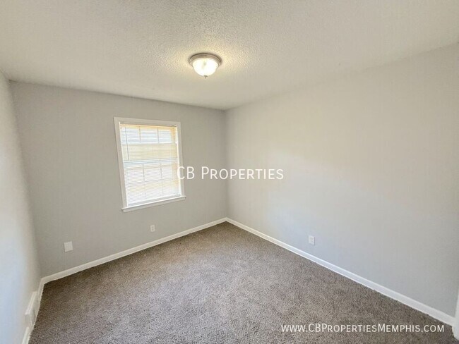 Building Photo - 4580 Cottonwood Rd