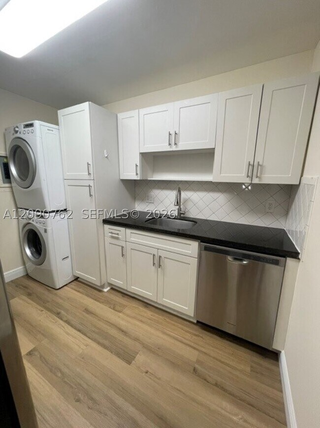 Foto del edificio - 7915 SW 86th St