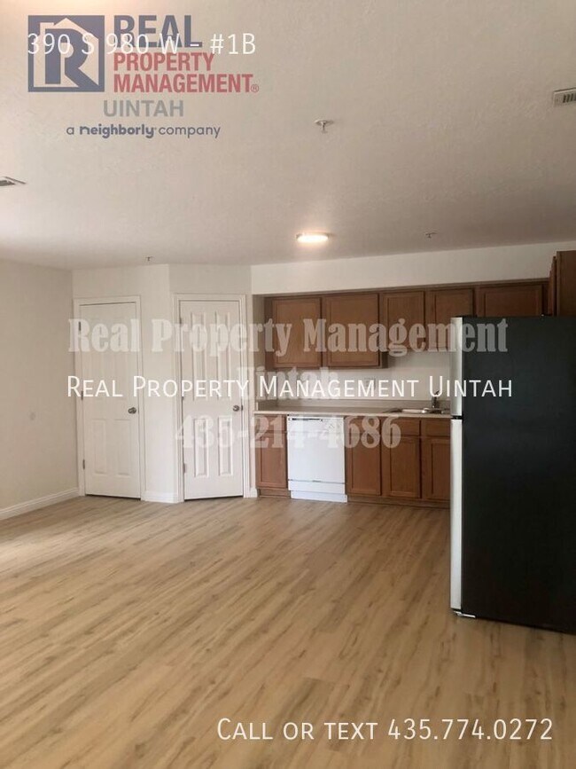 Building Photo - 2 Bed 2 Bath 1st Floor Apartment Central L...