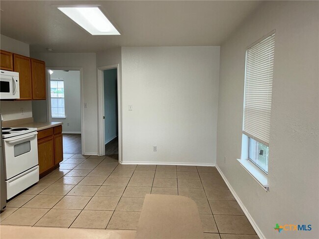 Foto del edificio - 3041 Pine Valley Dr