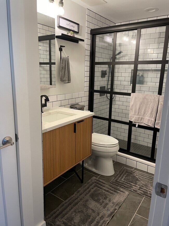 Foto del edificio - 4801 Fairmont Ave