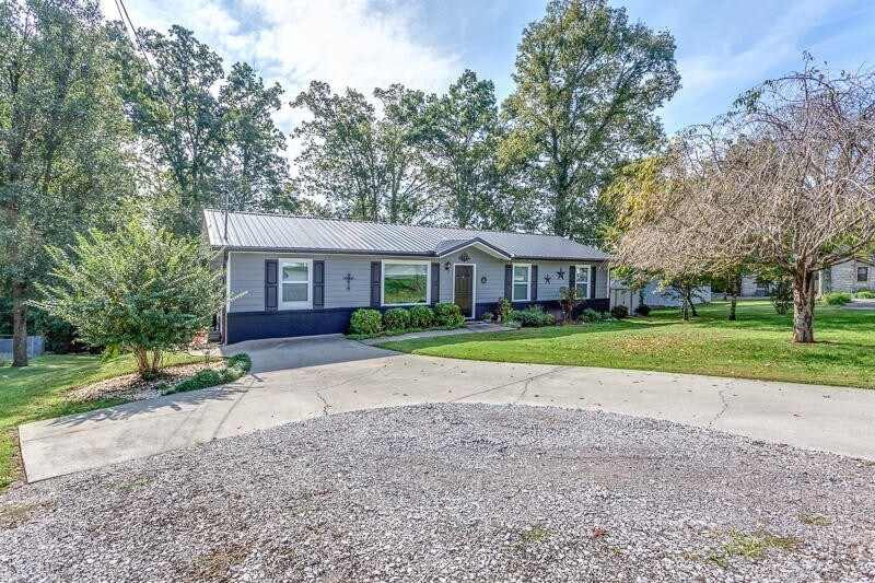 Primary Photo - Beautiful and spacious 3 bedroom 2 bathroo...