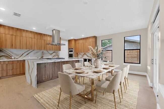 Foto del edificio - 5018 Highland Ct