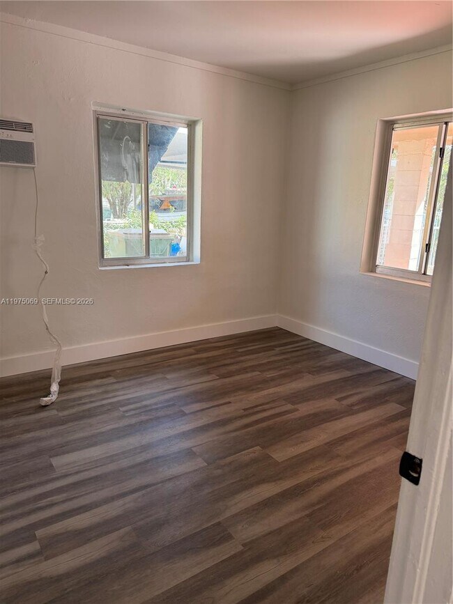 Building Photo - 1325 NW 124th St