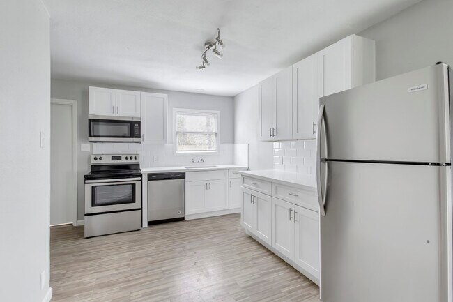 Foto del edificio - 107 W Saunders St