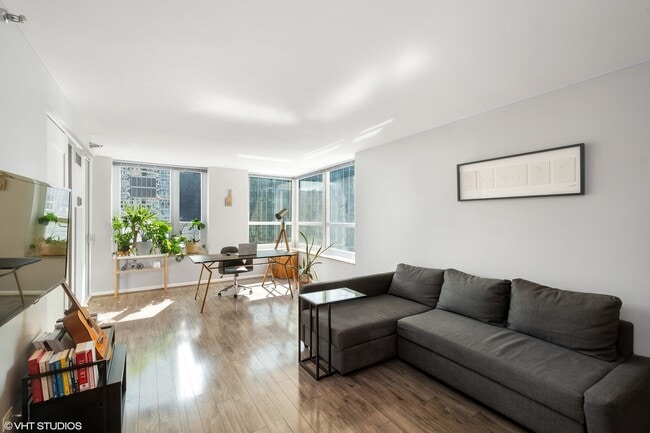 Foto del edificio - 345 N La Salle Dr