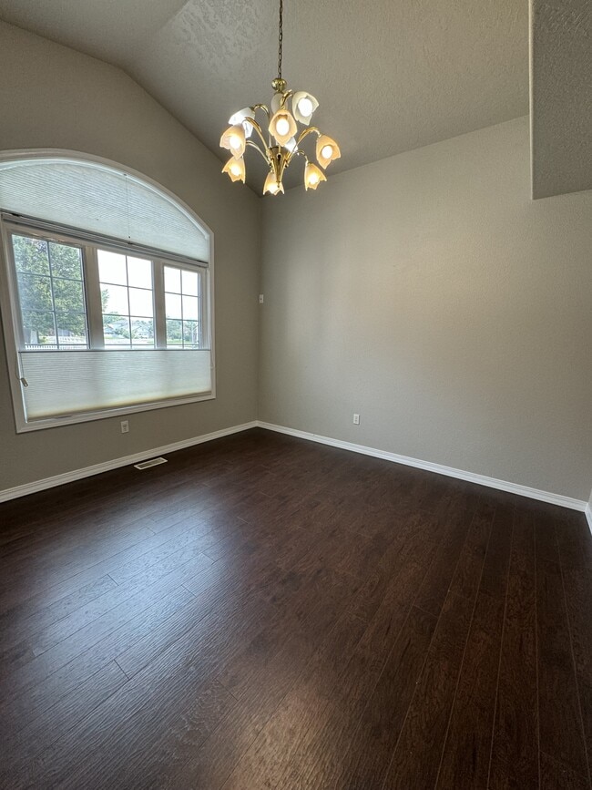 Building Photo - 1755 Bishop Ct