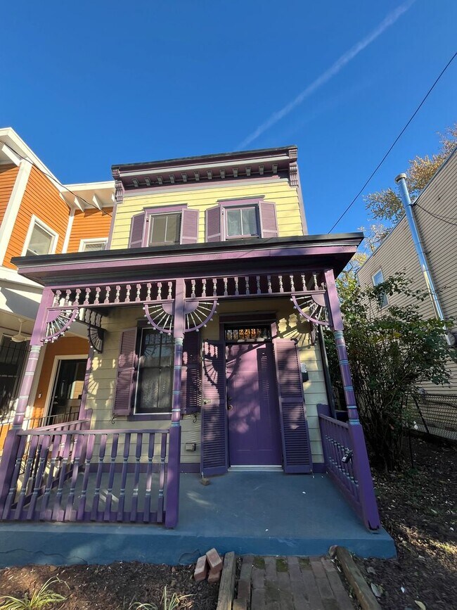 Foto del edificio - Charming 2 BR/1.5 BA EOG Townhome in Anaco...