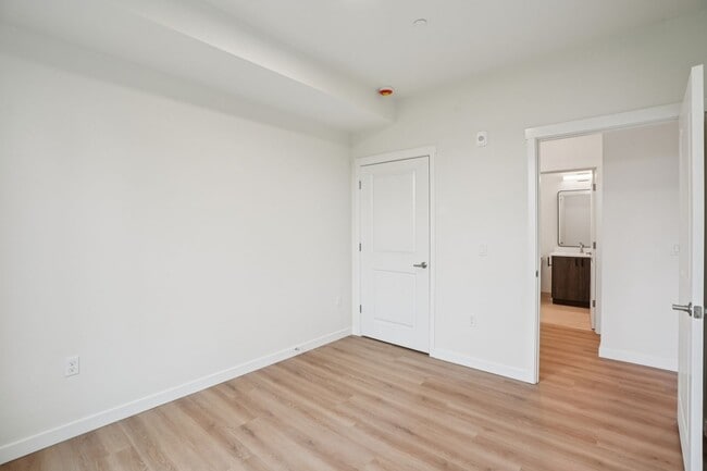 Interior Photo - Hazel 78