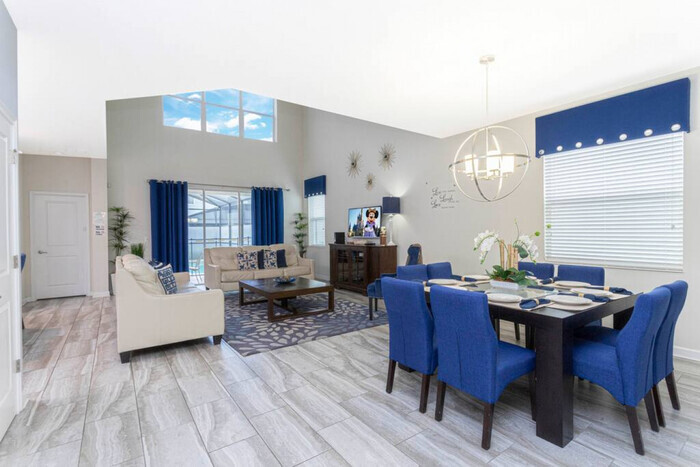 Primary Photo - Elegant Blue Moon House - TOP Stay 10 Minu...