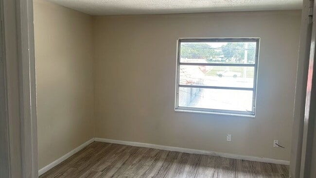 Building Photo - 218 S Tampa Ave