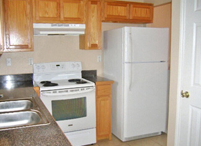 Building Photo - 116 Ramon Cardenas Dr