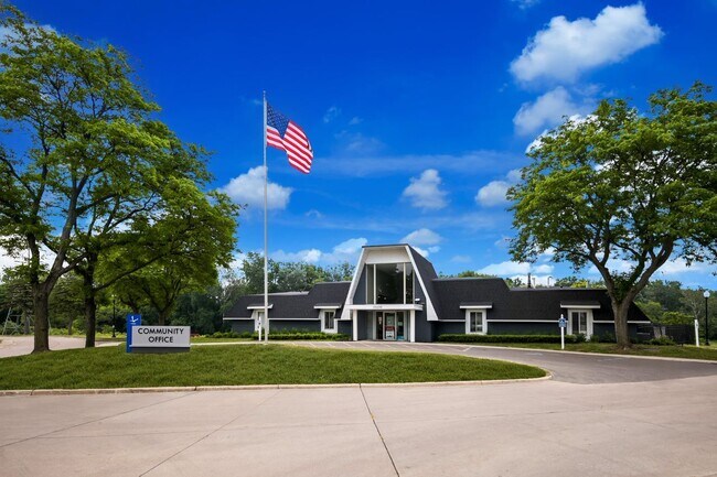 Building Photo - 15862 Villaire Ave