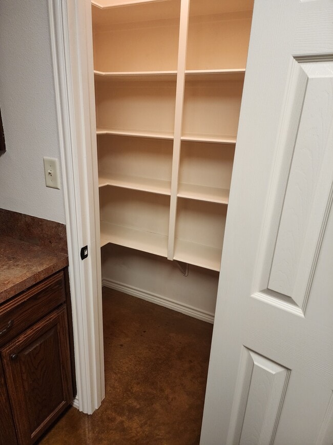 Building Photo - 13372 Country Meadow Ln