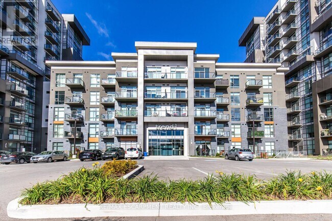 Photo du bâtiment - 450-450 Dundas St E