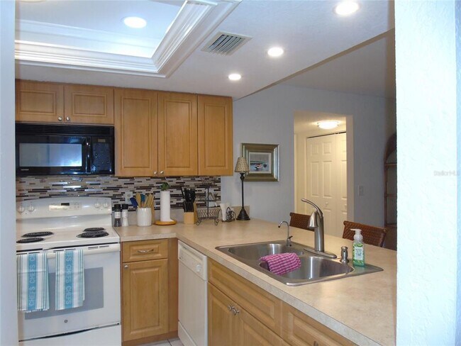 Foto del edificio - 4048 Oakview Dr