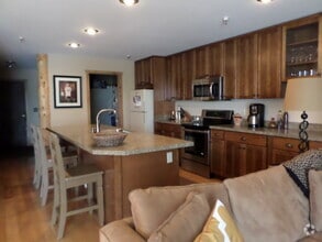 Building Photo - 228 Marina Dr