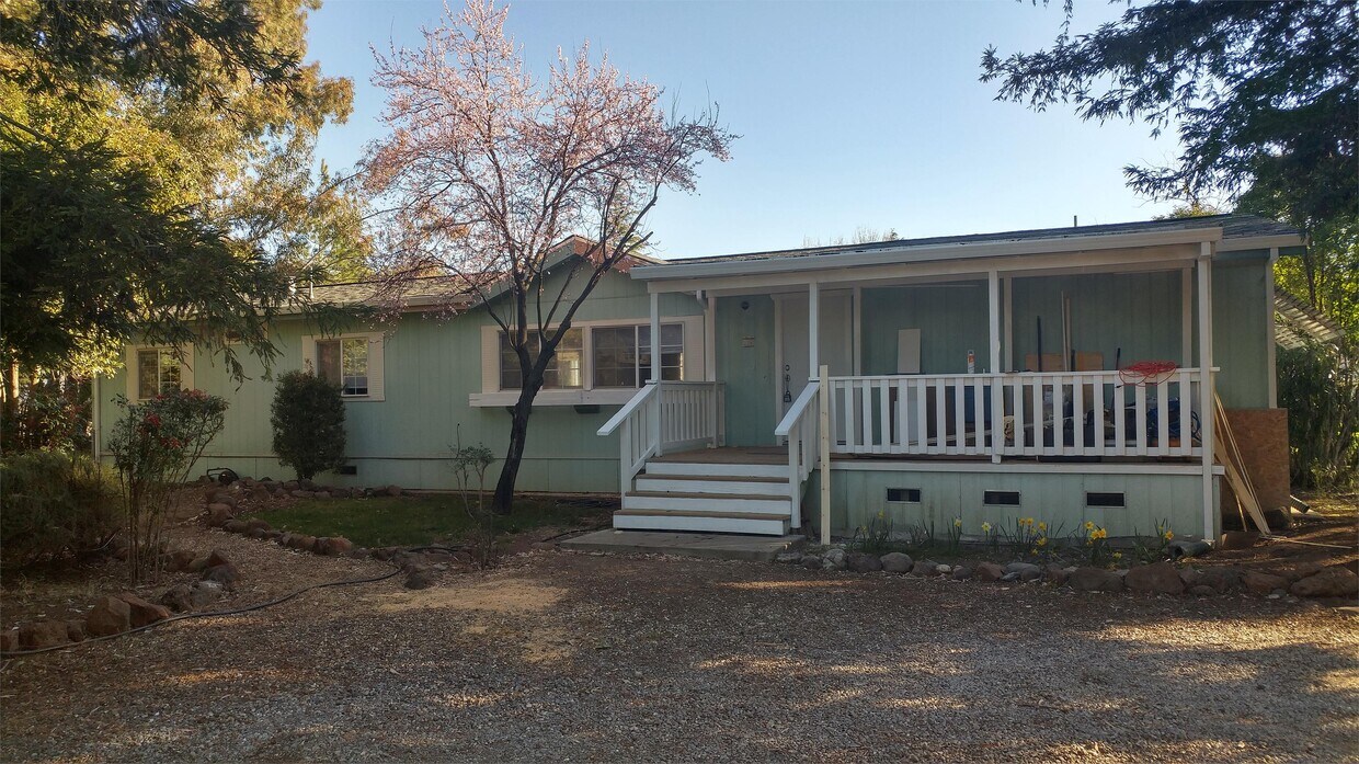 Primary Photo - 48 Gideon Ln